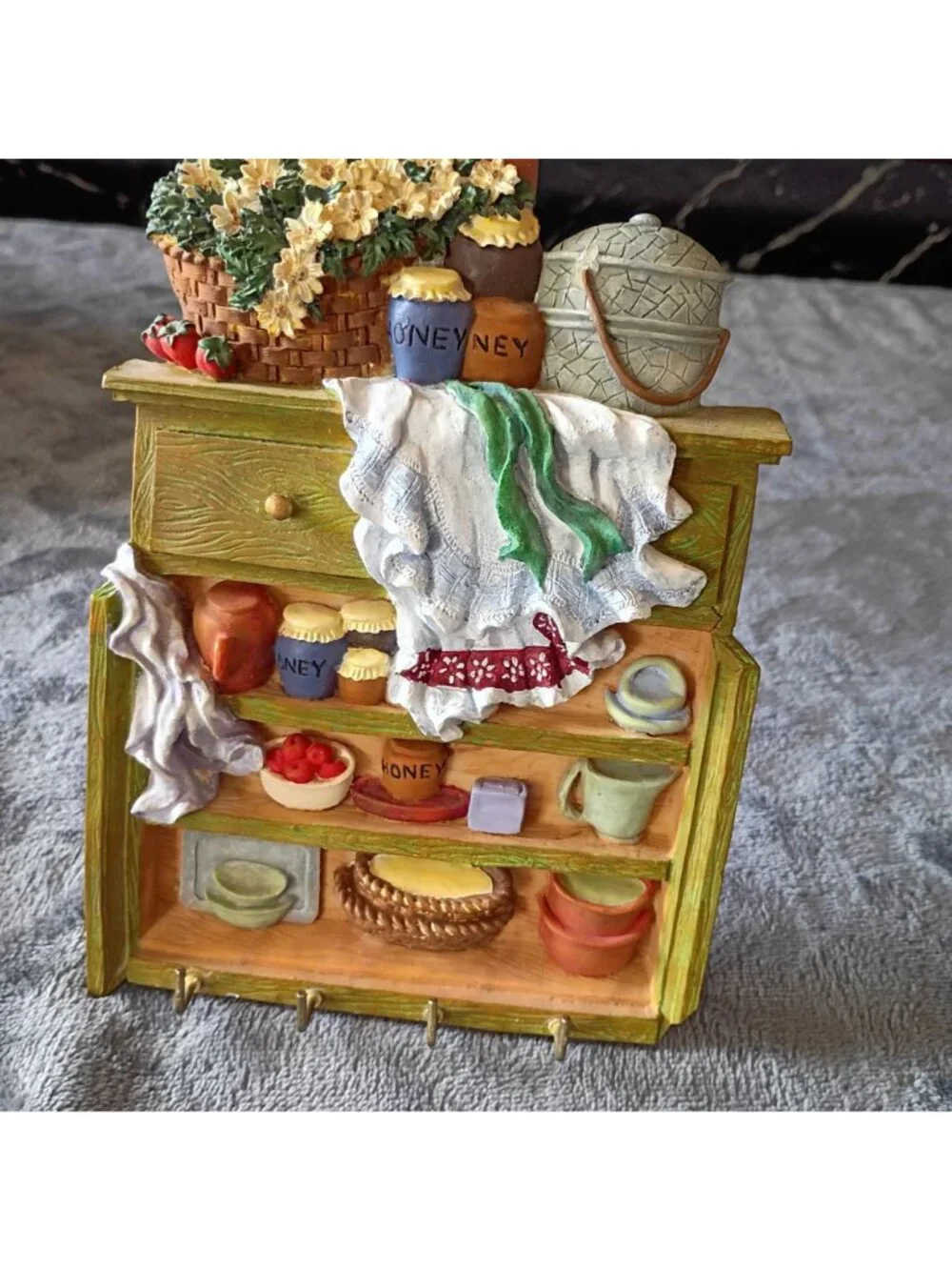 Wall decor key holder